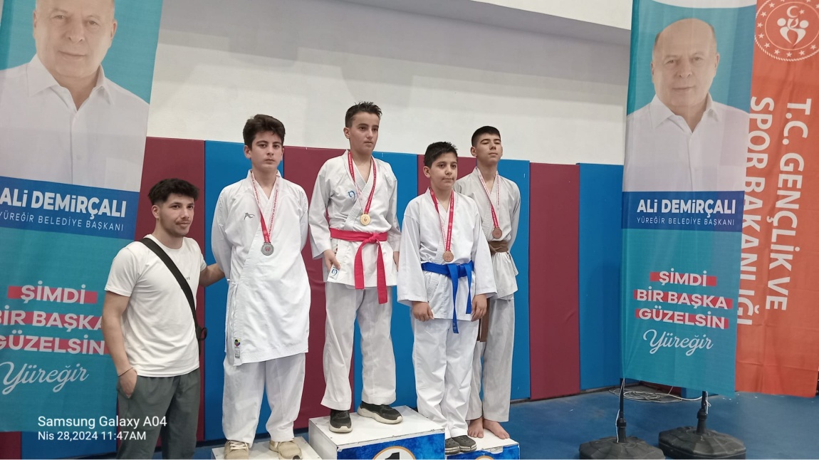 23 Nisan Ulusal Egemenlik ve Çocuk Bayramı Adana İl Karate Şampiyonasında Mahmut Eroğlu  Kumite Maçında 2. olmuştur.